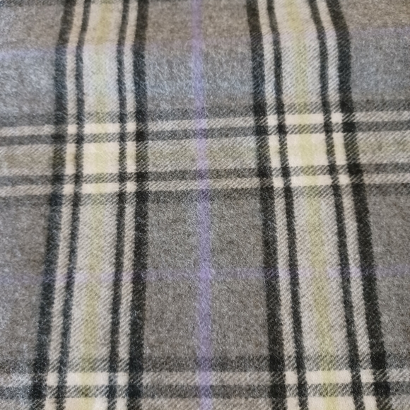 GREY check Caban Cashmink Scarf 100% Acrylic Made in Germany - like NEW - Picture 2 of 3